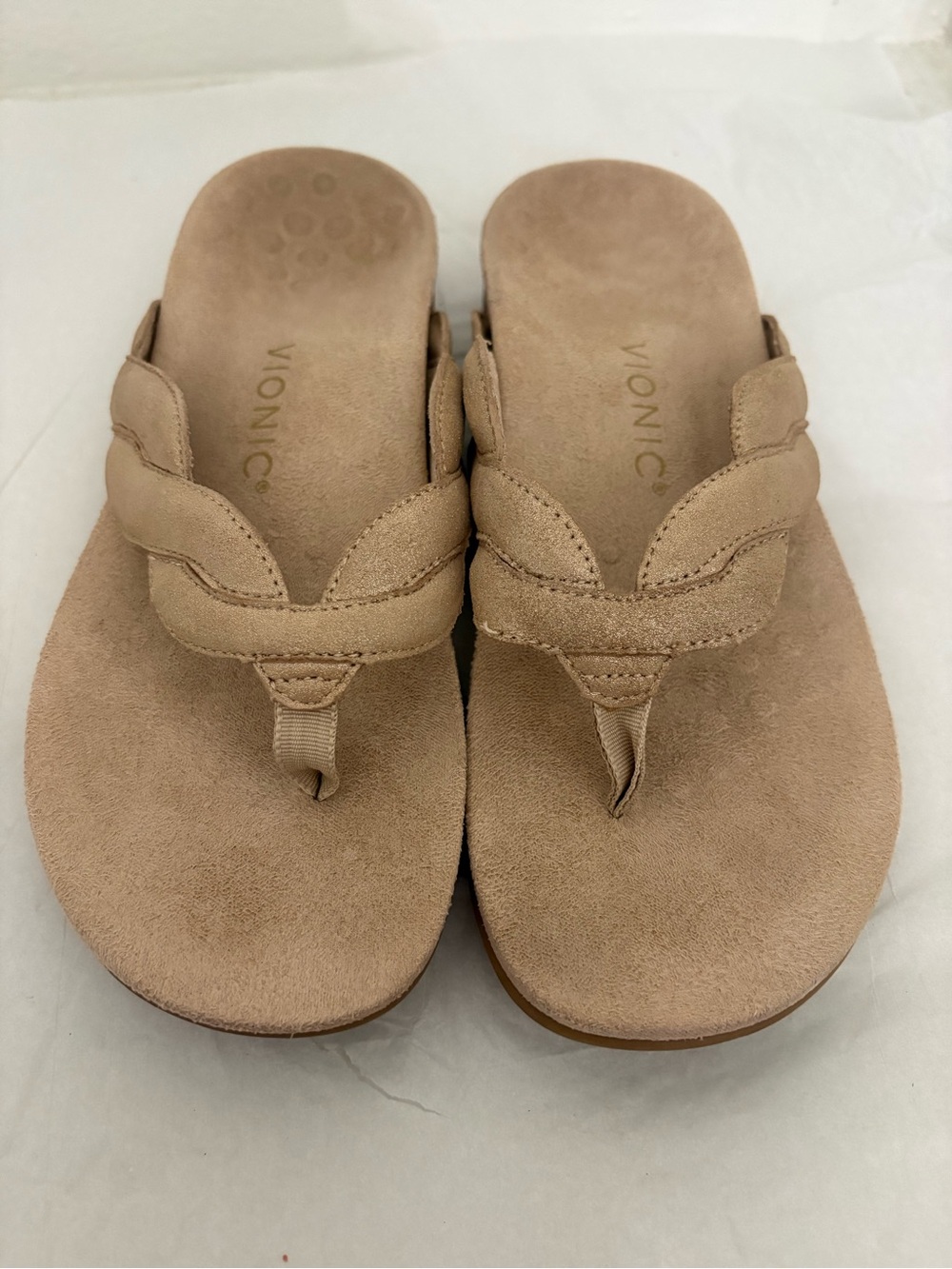 VIONIC
Bella Braid Leather Thong Sandals size 8.5